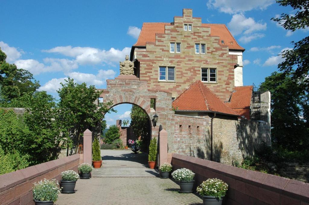 Schloss Neuburg Hotell Mosbach  Exteriör bild